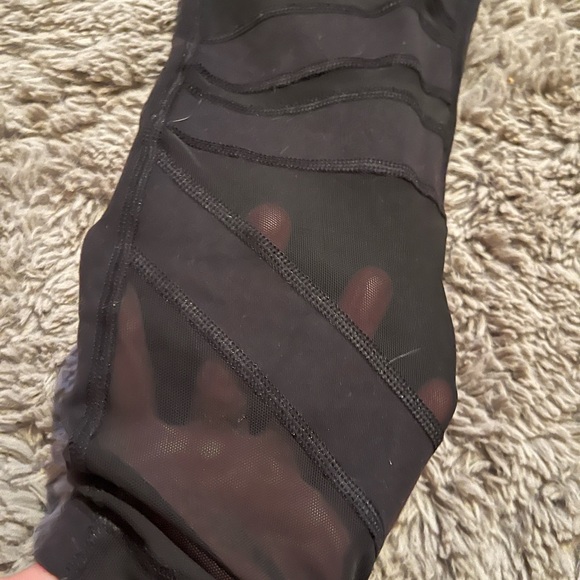 Lululemon High Times Crop *Tech Mesh - Picture 5 of 6